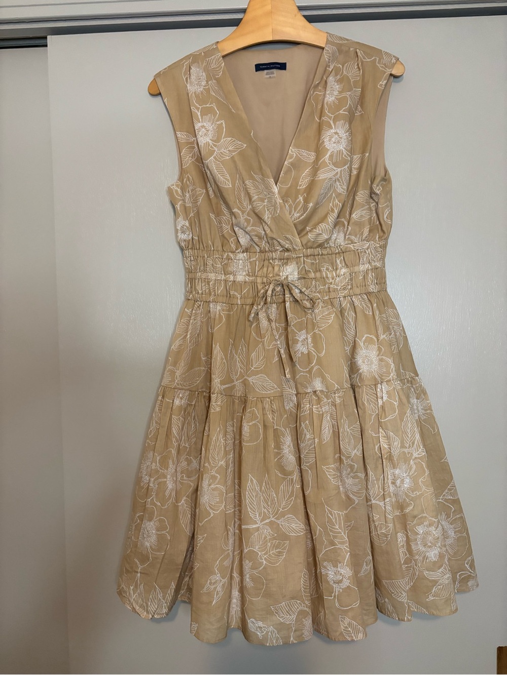 Tommy Hilfiger Tan Floral Elastic Waist Dress Size 6